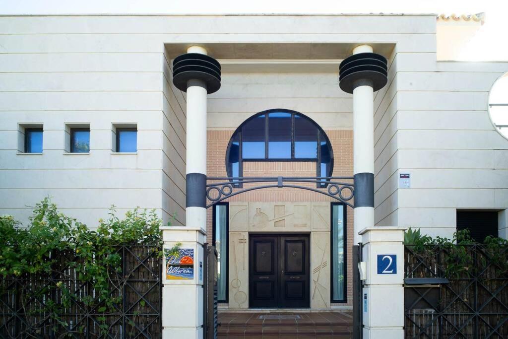 Beachside Villa In Puerto Marina, ベナルマデナ エクステリア 写真
