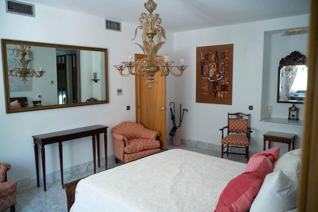 Beachside Villa In Puerto Marina, ベナルマデナ エクステリア 写真