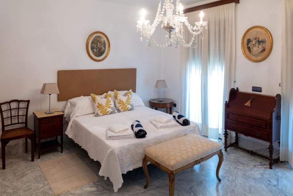 Beachside Villa In Puerto Marina, ベナルマデナ エクステリア 写真